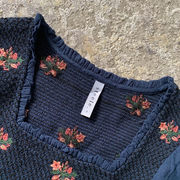 Crop Top - Picture 3 of 3